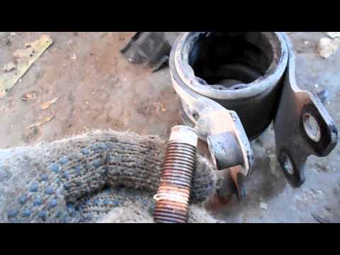 Видео: как поменять задний сайленблок переднего рычага,мазда 3