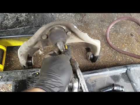 Видео: Установка сайлентблока верхнего рычага Chevy GMC
