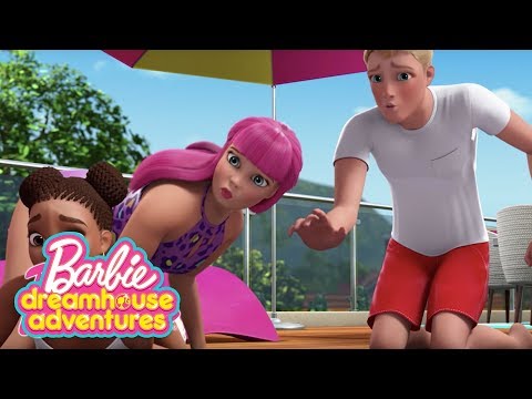 Видео: Телефон падает в бассейн! | Barbie Dreamhouse Adventures | @BarbieRussia 3+