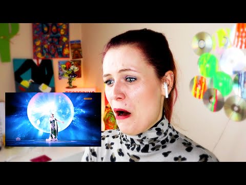 Видео: Реакция преподавателя вокала: Диана Анкудинова — Не могу не влюбиться | Анализ техники и демонстр...