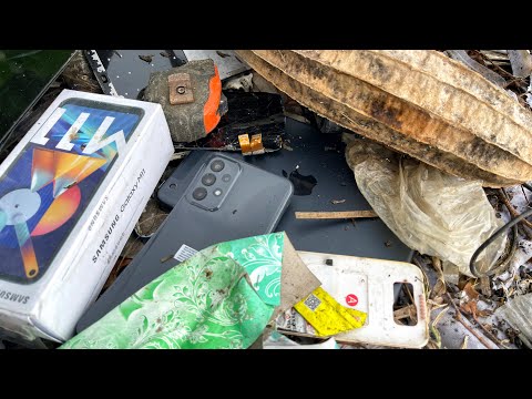 Видео: Нашли iPad и Samsung в последней корзине || Реставрация самсунг а23