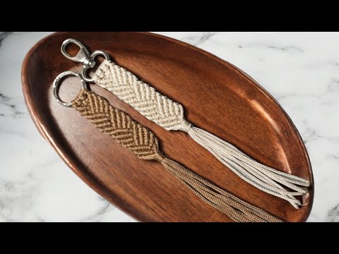 Видео: Макраме брелок. Макраме паракорд. Пошаговая инструкция DYI macrame keychain Macrame parakord