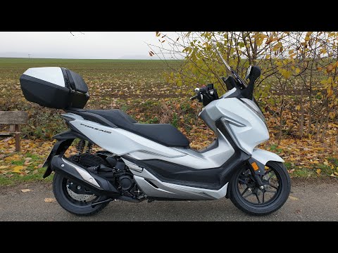 Видео: Honda Forza 300 (2019) тест драйв и обзор (RUS)