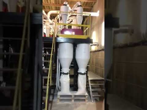 Видео: Млин р6 АВМ 15 в роботі...