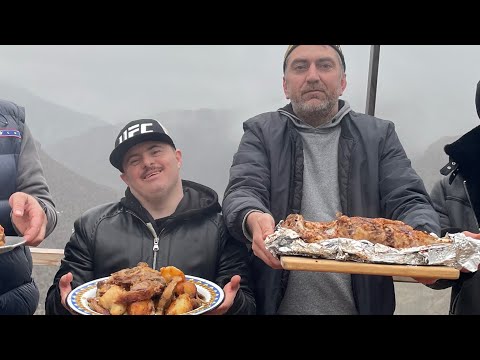 Видео: РАДЖАБ ЛЕГЕНДА В ЩОКЕ ОТ ШАШЛЫКА!!! Как приготовить Казан кебаб и Шашлык