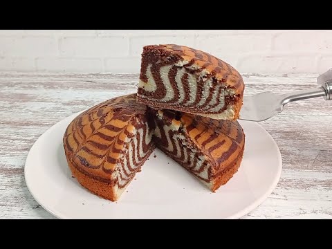 Видео: Быстрый, Вкуснейший и Бюджетный Пирог ЗЕБРА! Без миксера! На кефире! Очень сочный! Всегда получается