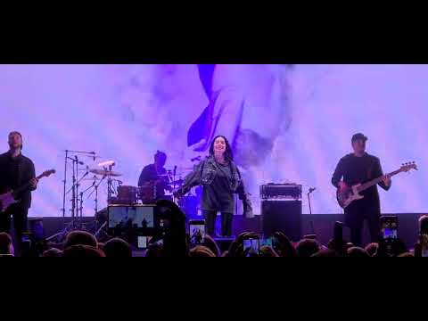 Видео: Юля Волкова | Julia Volkova 220 live 23.08.2025 Москва Moscow 