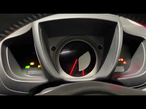 Видео: Toyota Ist 2008 год