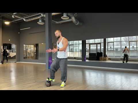 Видео: Мах гирей, русский мах, мах одной рукой | База упражнений | Кольцов Алексей