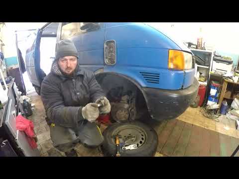 Видео: Замена наконечников на Volkswagen T4