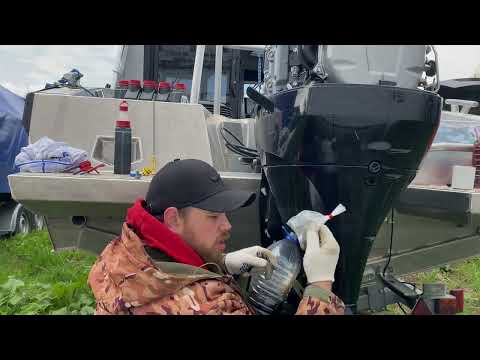 Видео: Замена масла SUZUKI DF 200