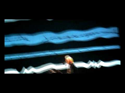 Видео: Даниель Лавуа. Москва. 11 мая 2010. начало концерта.avi