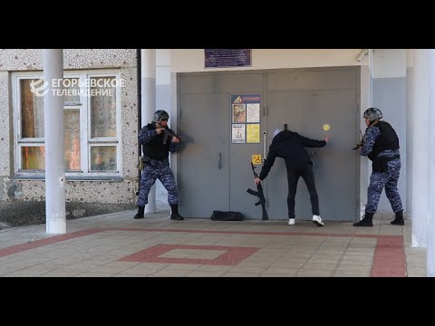 Видео: Сотрудники вневедомственной охраны отработали действия при вооруженном нападении