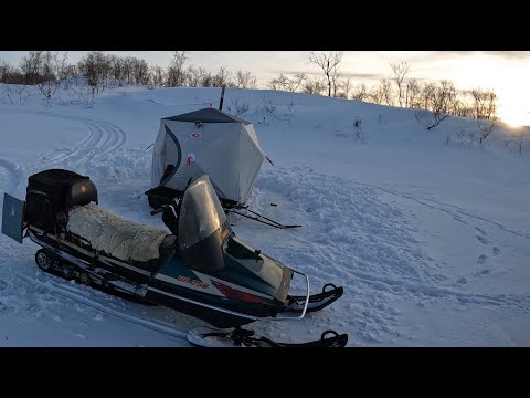 Видео: Выезд с палаткой куб. Медведь - 2.Что нужно для ночевки в палатке?Установка и обзор палатки,печки .