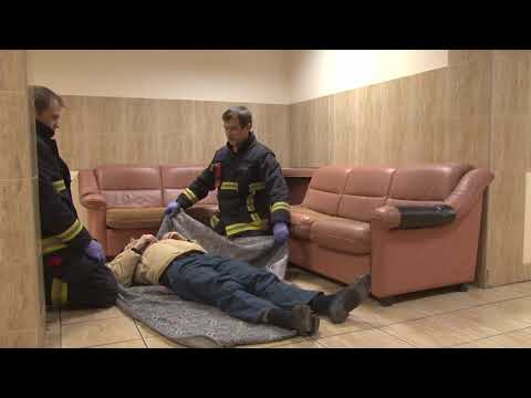 Видео: Подъем пострадавшего в домашних условиях