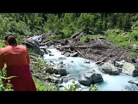 Видео: Поход на Санчарский водопад. Чёрное озеро на базе Кислые источники КЧР