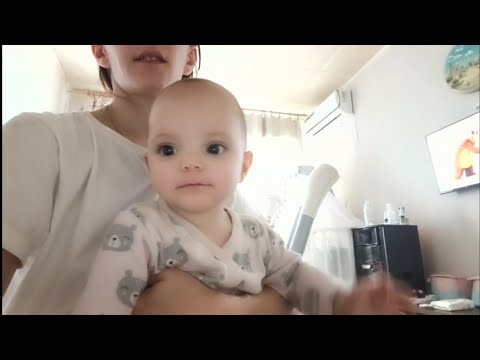 Видео: Малика 10 месяцев.