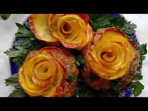 Видео: Запеченный  картофель  в виде  роз на мясной  подушке.