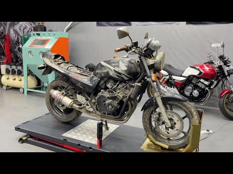 Видео: Реставрация мотоцикла HONDA CB250 Sapphire — верните ему легендарный первоначальный вид.