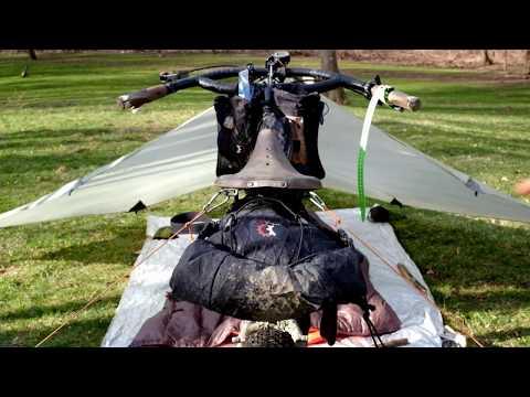 Видео: Как установить брезент для байкпакинга с использованием велосипеда (Flying Diamond Pitch)