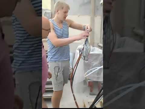 Видео: Легкая промывка профессионального гелькоутера MVP. Внутренне смешивание гелькоута и отвердителя!