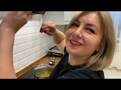 Видео: ВЛОГ  Долго спим/Ира готовит Пиццу/Плохая погода