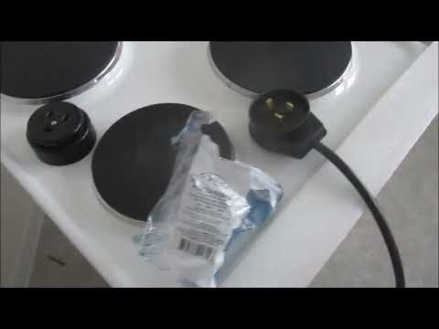 Видео: Небольшой обзор эл.плиты ЭП 401СТ (Лысьва) и нюансах в штепсельных розетках.