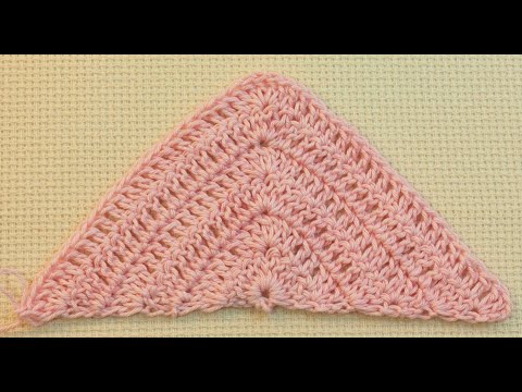 Видео: ▼Простая шаль крючком. Как связать треугольник мотив /crochet shawl. How to Crochet Shawl Урок 53