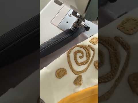 Видео: Шынтақ жастыққа Жасырын замок тігу. Валик . Конфетка курак декоративный подушка.