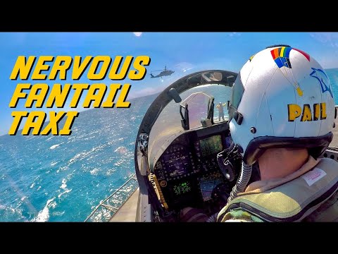 Видео: Посмотрите, что на самом деле происходит после посадки авианосца