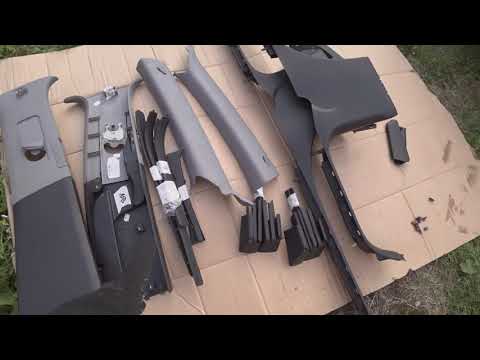 Видео: Как снять обшивку передней и центральной стоек салона Porsche Cayenne [Порше Кайен]