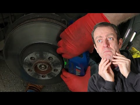 Видео: Как заменить тормозные колодки MSport на BMW 5 серии G30/31 (2017 г.в.)