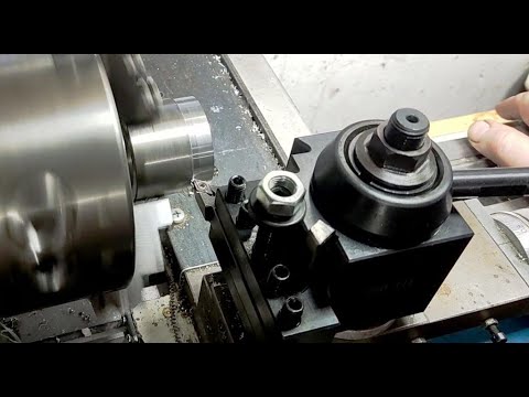 Видео: Как установить быстросменный резцедержатель 250 111 на токарный станок RC210E (WM210F).