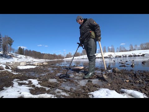 Видео: Нашли редкую монету перечекан  на дне пересохшей реки. Коп в воде. Весна 2022.  Кладоискатель Руся.