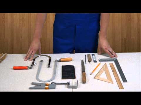 Видео: Выпиливание лобзиком из фанеры. Лобзик и инструмент для выпиливания лобзиком