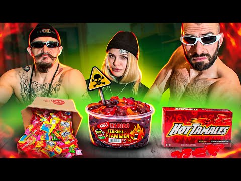 Видео: ПРОБУЕМ ОЧЕНЬ ОСТРЫЕ КОНФЕТЫ