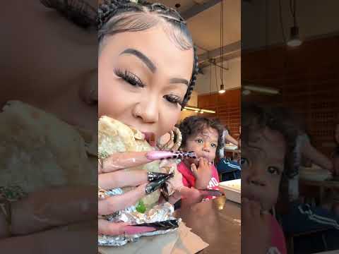 Видео: Чипотле с малышом 🥰