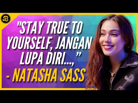 Видео: ИНТЕРВЬЮ С НАТАШЕЙ САСС В РОЛИ ДЖУЛИИ В ДРАМЕ «САФИРА» НА IQIYI