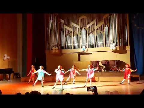 Видео: Пипи дългото чорапче Балетна школа Марина Пазарджик при Н.Ч.Хр.Ботев с худ.рък.Тони Райкова