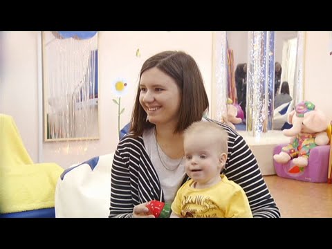 Видео: Маленькая героиня рубрики "Жду маму" Алиса нашла новую семью