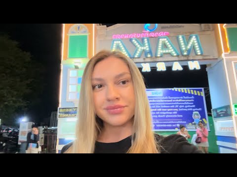 Видео: Наш день на Пхукете: Naka Weekend Market , Premier Outlet, Phuket Marina, пляж Камала