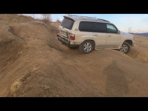 Видео: Lexus LX 470 vs Discovery 4 vs Bravada vs Delica. Диагоналки и песок