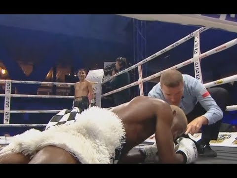 Видео: Казахский боксер поиздевался и нокаутировал экс-чемпиона IBF