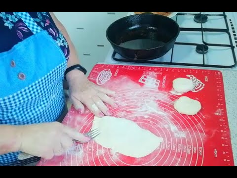 Видео: Самые сочные и хрустящие чебуреки .Уррааааа каникулы!Пришли в гости внучки.