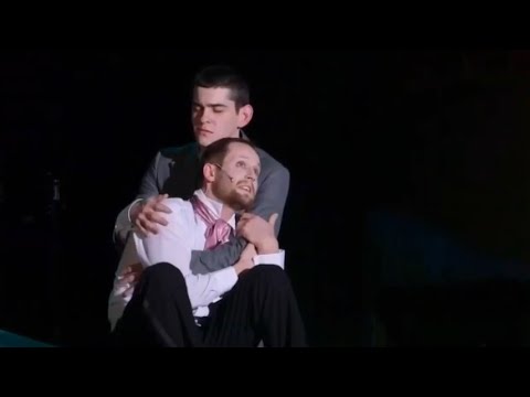 Видео: Один Байрон в спектакле Кузмин. Форель разбивает лёд. Гоголь центр 2