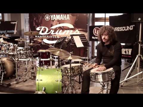 Видео: Макс Клоц: мастер-класс в «Мире музыки» СПб 1 апреля 2017 г.