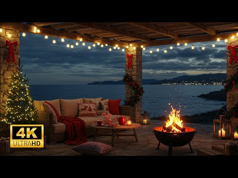 Видео: Потрескивающий праздничный костер на пляже и океанские волны