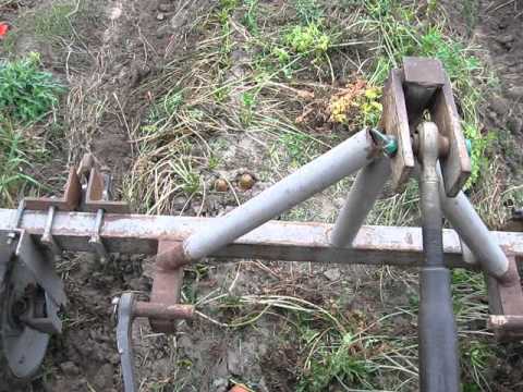 Видео: Підкопування скобою моркви