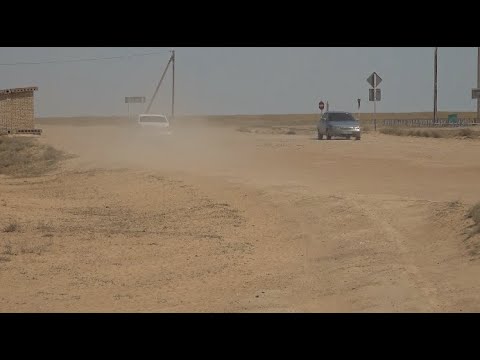 Видео: БҚО-да Жаңақала-Жаңақазан аралығындағы автожолдың құрылысы тоқтап тұр