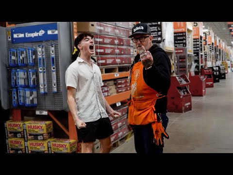 Видео: Крики в магазине. Шутка.